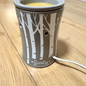 Scentsy Birch Forest Warmer in Gray and Cream